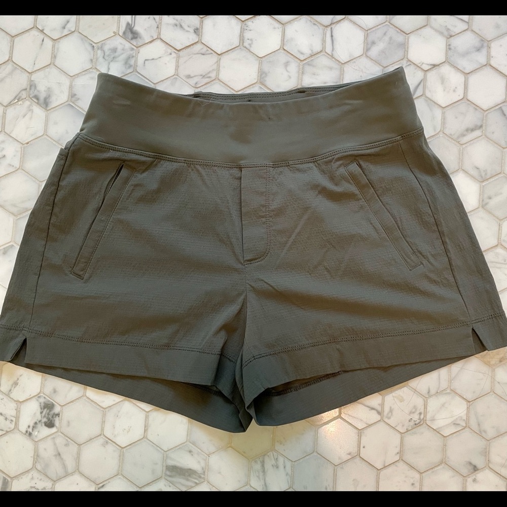 Athleta Trekkie North Shorts